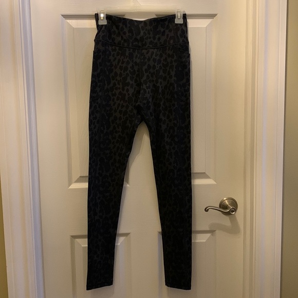 Victoria's Secret Pants - Victoria’s Secret leopard leggings